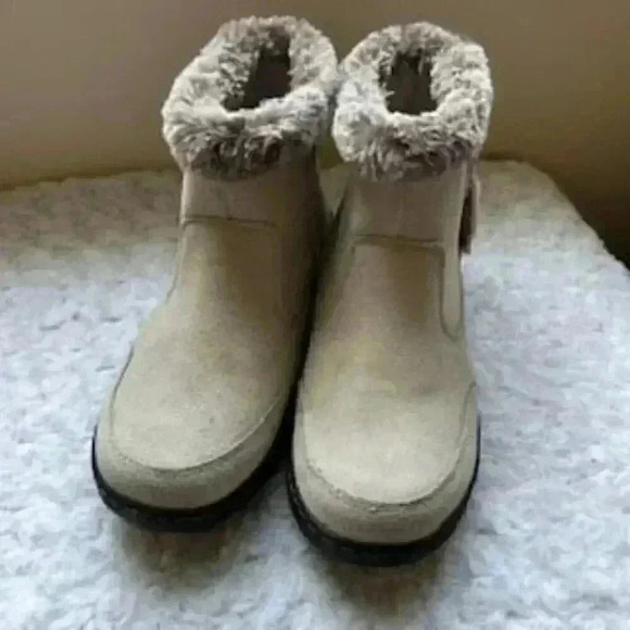 Khombu Iris Cream Genuine Suede Leather‎ With Faux Fur Ankle Boots Women’s Sz 10 - Picture 1 of 10